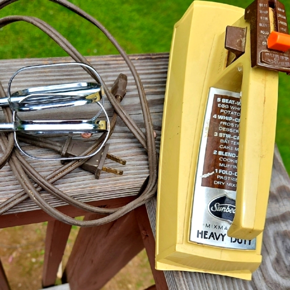 Vintage Collectible Sunbeam Harvest Gold Heavy Duty Hand Mixer  Yellow and Brown